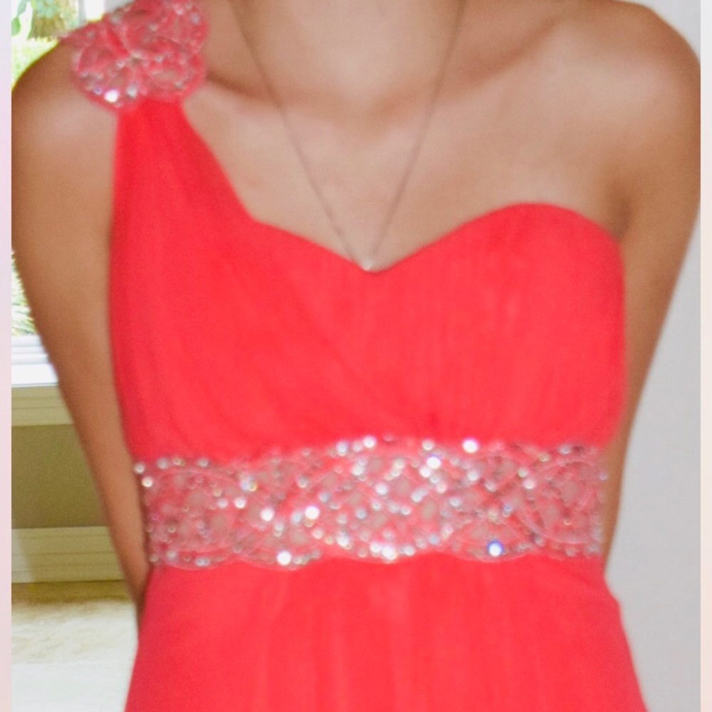 Beautiful Hi/Lo Prom/Evening Dress